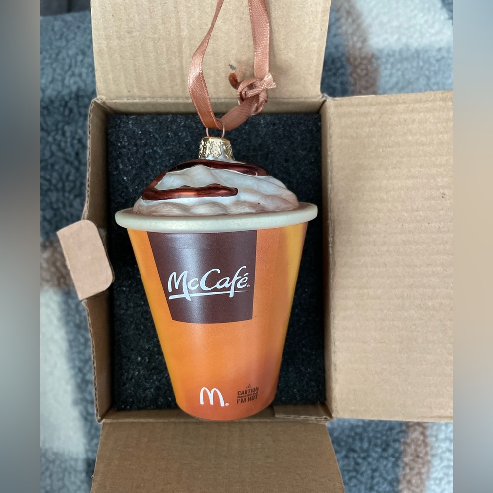 MCDONALD'S MCCAFE
BLOWN GLASS
CHRISTMAS ORNAMENT
2012 FAST FOOD COFFEE IN BOX